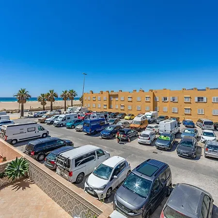 Beachfront, Pool, Terrace & Wifi * タリファ