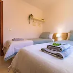 Beachfront, Pool, Terrace & Wifi 아파트 타리파