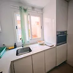 아파트 Beachfront, Pool, Terrace & Wifi *