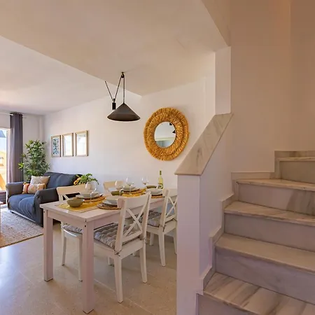 Appartamento Beachfront, Pool, Terrace & Wifi Tarifa