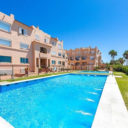 Beachfront, Pool, Terrace & Wifi Apartment *