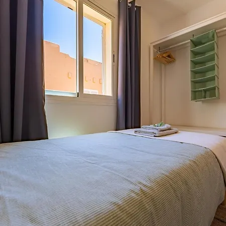 アパート Beachfront, Pool, Terrace & Wifi *