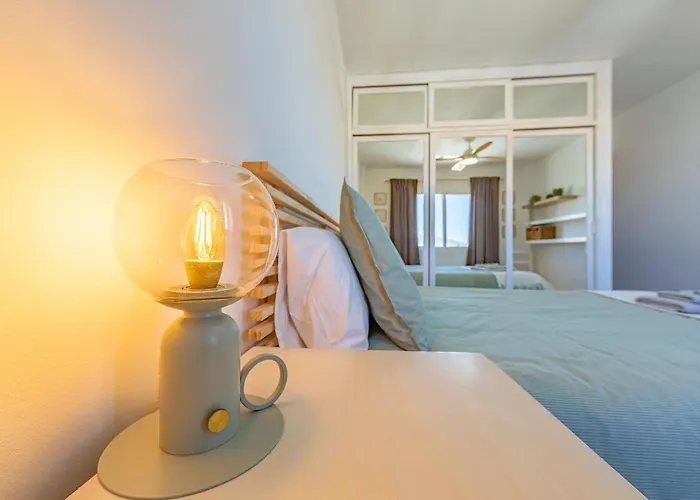 Beachfront, Pool, Terrace & Wifi