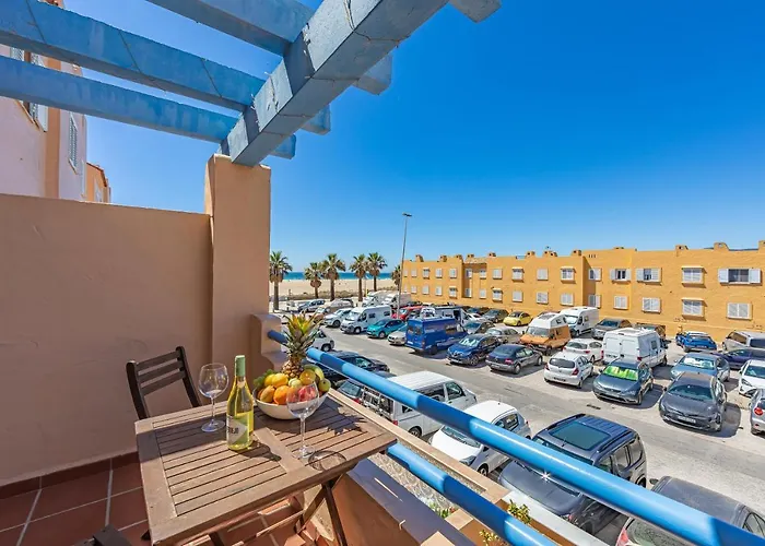 Beachfront, Pool, Terrace & Wifi