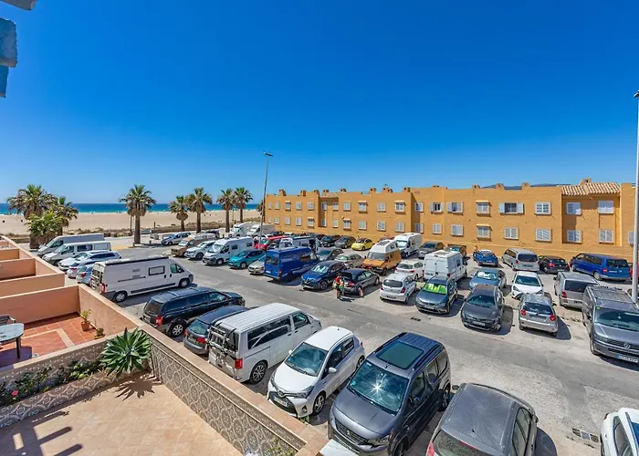 Beachfront, Pool, Terrace & Wifi * تريفة