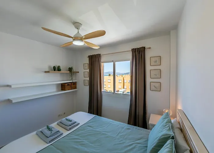 شقة Beachfront, Pool, Terrace & Wifi تريفة