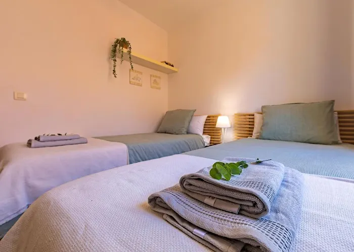 شقة Beachfront, Pool, Terrace & Wifi تريفة